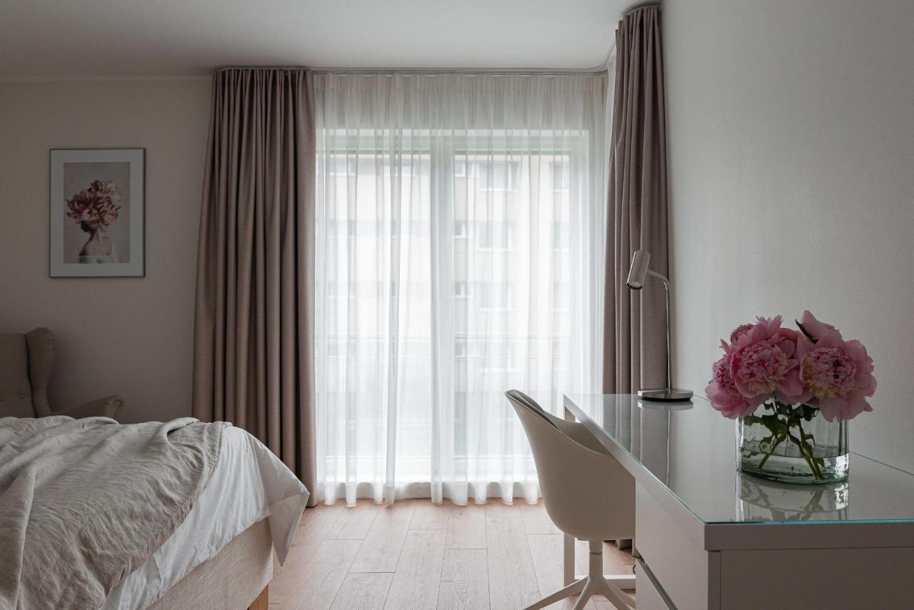 Modern City Center Apartment Tallinn Bagian luar foto
