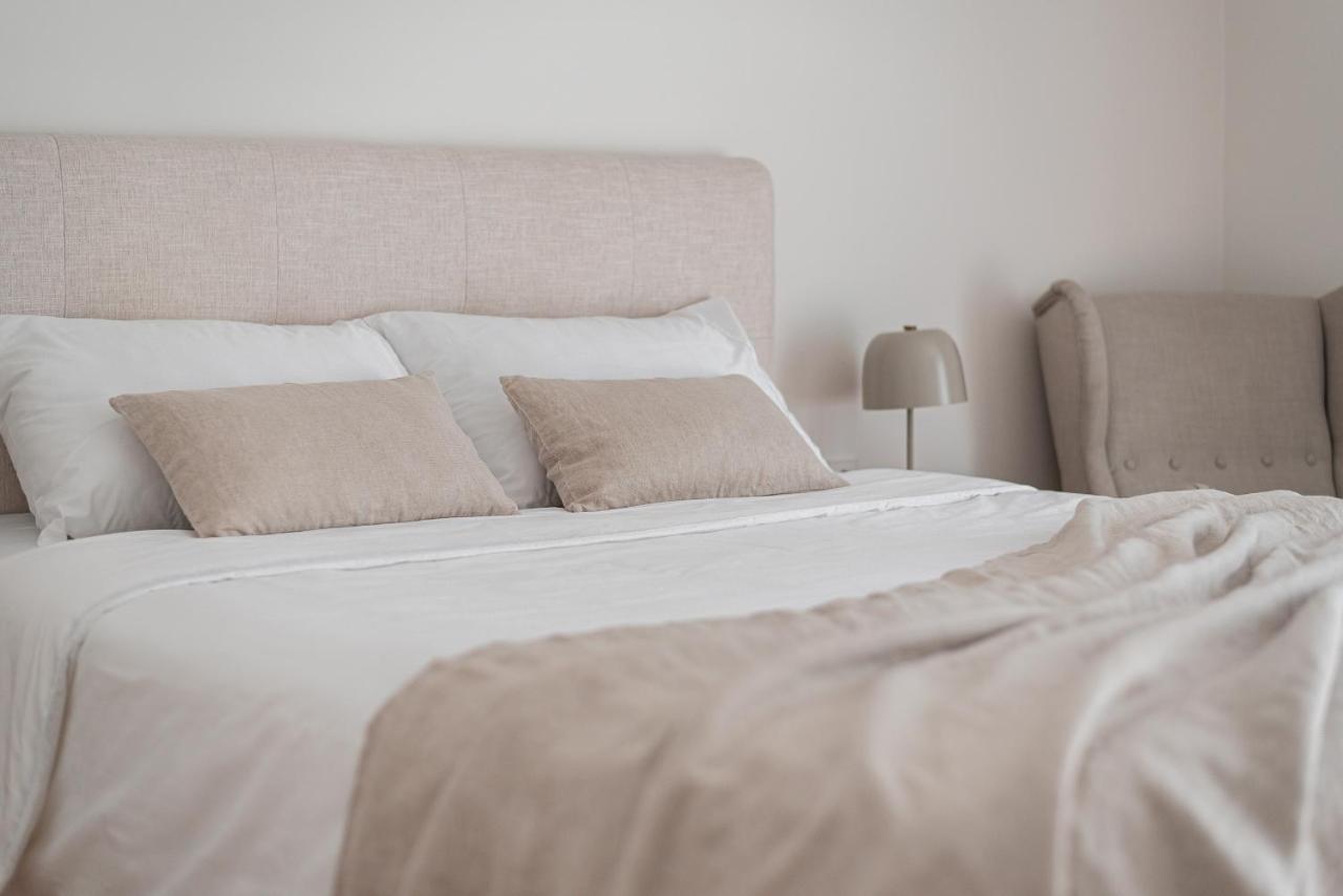 Modern City Center Apartment Tallinn Bagian luar foto