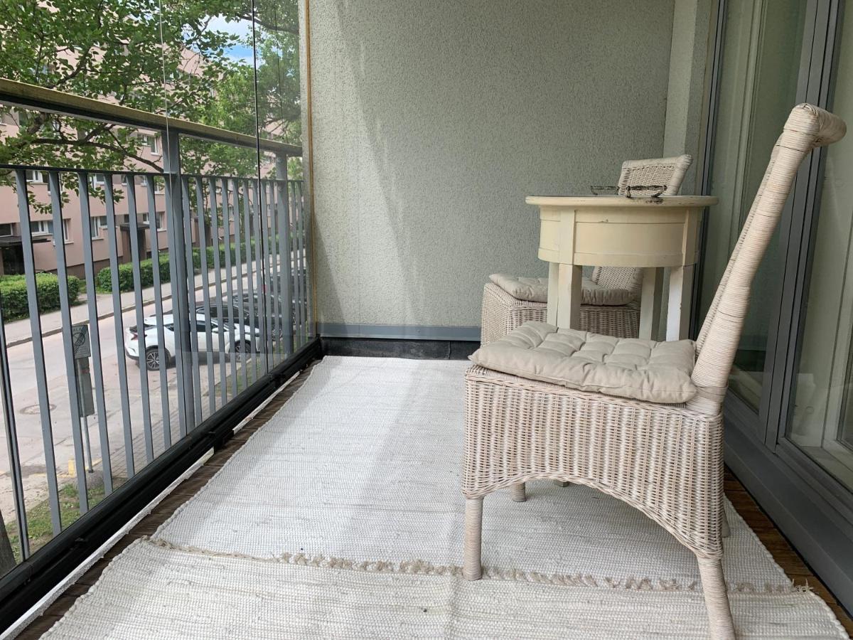 Modern City Center Apartment Tallinn Bagian luar foto